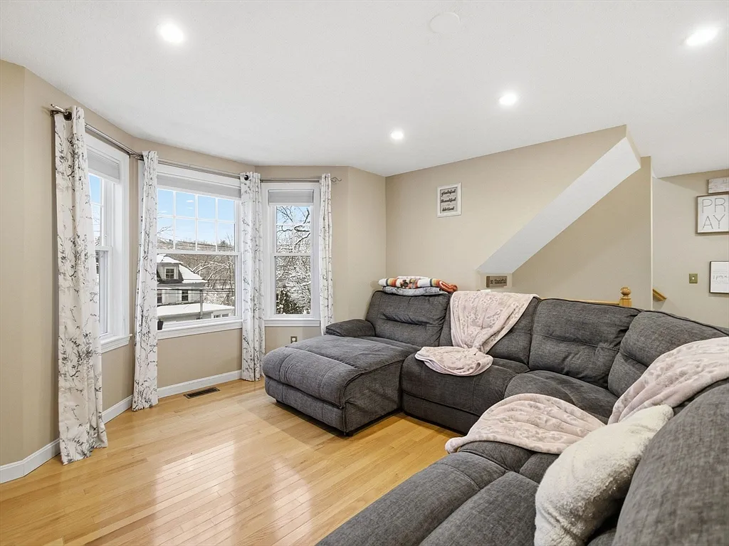 105-FerryRd-#105-MA-01835