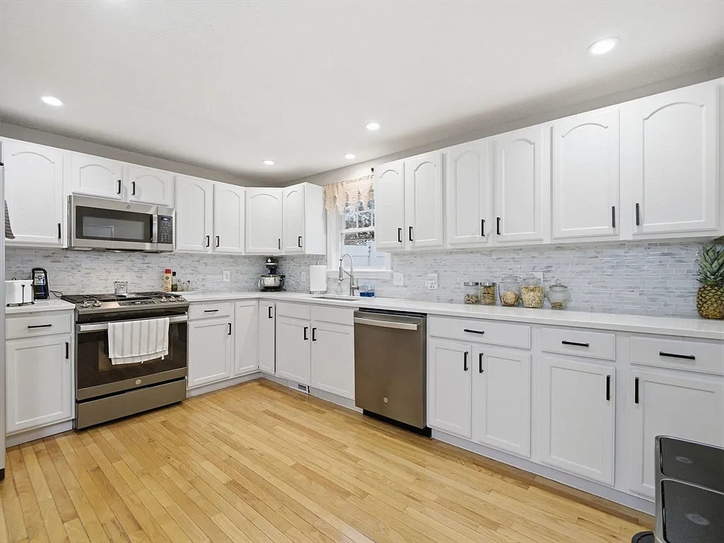 105-FerryRd-#105-MA-01835